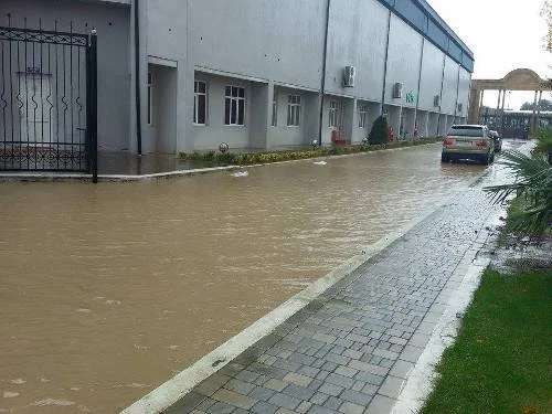 Lənkəran stadionu su altında qaldı - FOTOLAR 