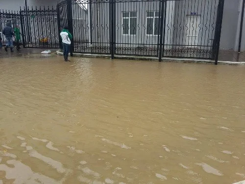 Lənkəran stadionu su altında qaldı - FOTOLAR 
