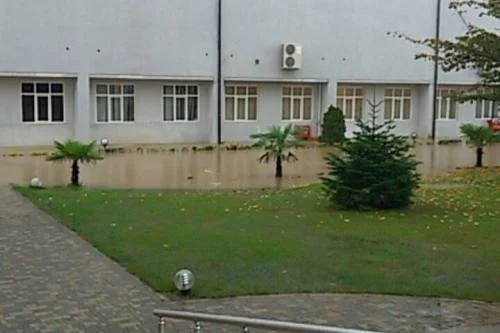 Lənkəran stadionu su altında qaldı - FOTOLAR 
