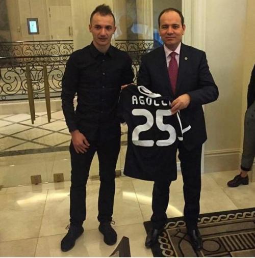 "Qarabağ"ın futbolçusu prezidentlə görüşdü - FOTO