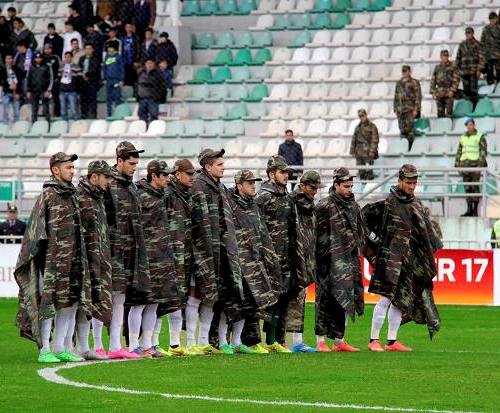 "Xəzər Lənkəran" meydana hərbi geyimdə çıxdı - FOTO