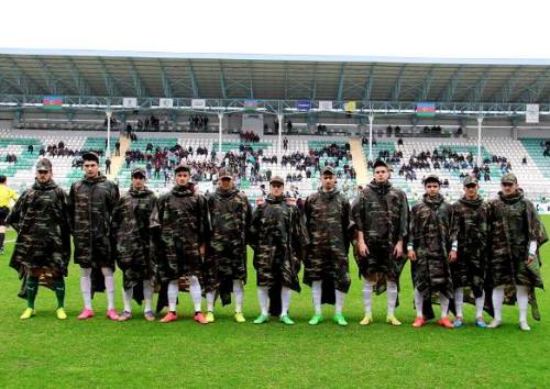 "Xəzər Lənkəran" meydana hərbi geyimdə çıxdı - FOTO