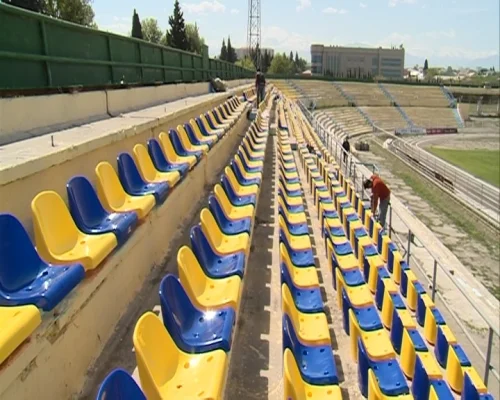 Gəncə stadionunda plastik oturacaqlar quraşdırılır - FOTO 