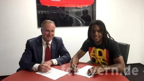 "Bavariya"dan 2 transfer - RƏSMİ 