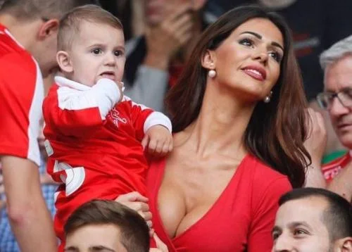 Fransada futbolu yaddan çıxardan gözəl - FOTOLAR 
