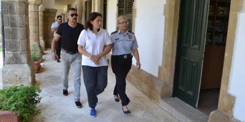 Qadın idmançı qadın sevgilisini döydü, polis həbs etdi - FOTO 