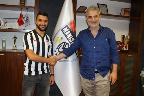 Azərbaycanlı futbolçku rəsmən türk klubunda - FOTO
