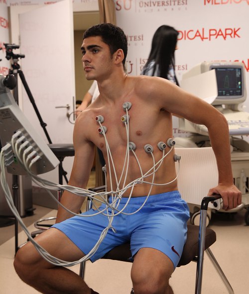 Ramil Şeydayev rəsmən "Trabzonspor"da - maaşı açıqlandı