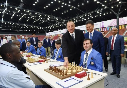 Prezidentin ilk gedişlərinin şahmatdakı sirri - FOTO 