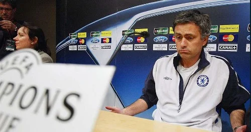"Messi saxtakardı, Ronaldo hər şeyi bilir" - Mourinyo 