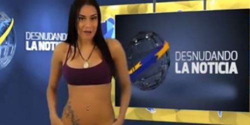 Canlı yayımda soyundu - VİDEO