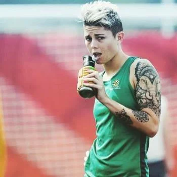 Dünya futbolunun 10 məşhur lezbiyanı - FOTOLAR 