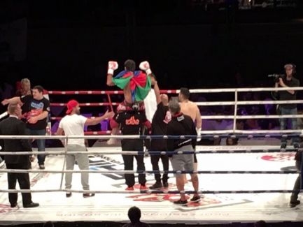 Azərbaycanlı ermənini 1-ci raundda nakauta saldı - FOTO