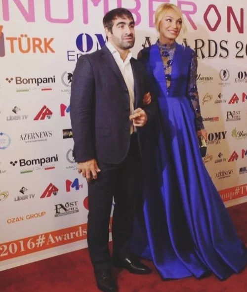 Rafael Ağayevin müğənni ilə səmimi FOTOLARI 