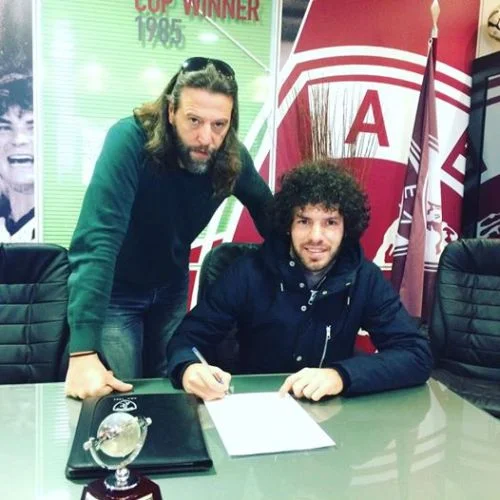 Azərbaycanlı futbolçu rəsmən Yunanıstan klubunda - FOTO 