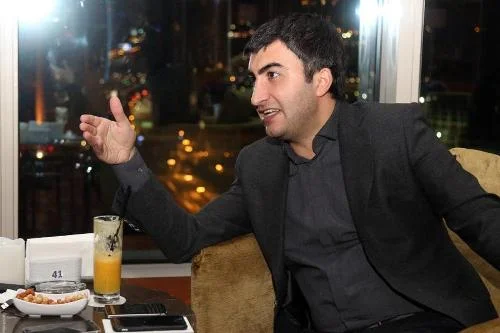 "Gözümü açanda gördüm ki, başımın üstə Qurban Qurbanov durub” 