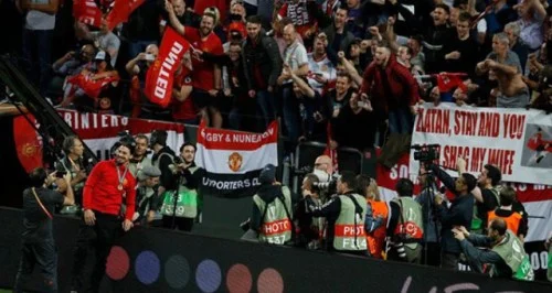 İbrahimoviçə təklif: "Arvadımla sevişə bilərsən" - FOTO 