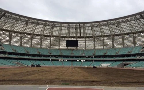 Olimpiya stadionunun ot örtüyü dəyişdirilir - FOTO 