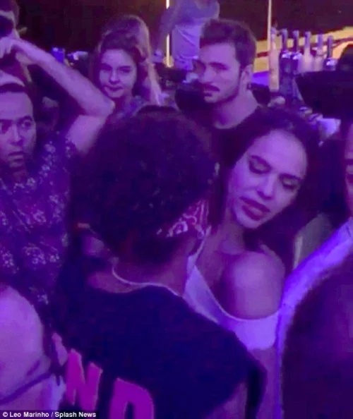 Bu da Neymarın yeni sevgilisi - FOTO 