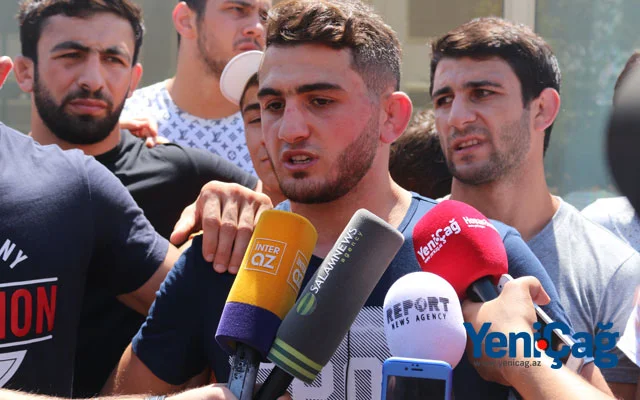 Bakıda çempion idmançılar etiraz aksiyası keçirir (FOTO/VİDEO) 
