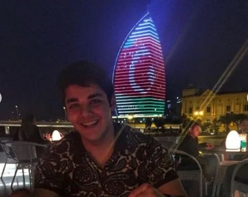 Güləşçilərə verməyə pul tapa bilməyən vitse-prezident oğlunun lüks həyatı - FOTOLAR 