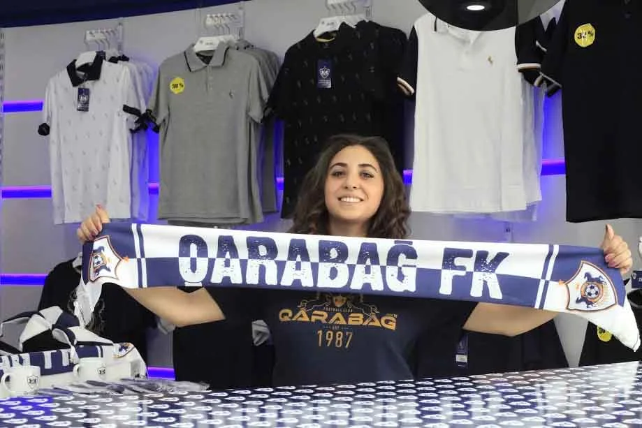 Əzizinəm "Qarabağ"... Bir xanımın azarkeşliyi - FOTOLAR 