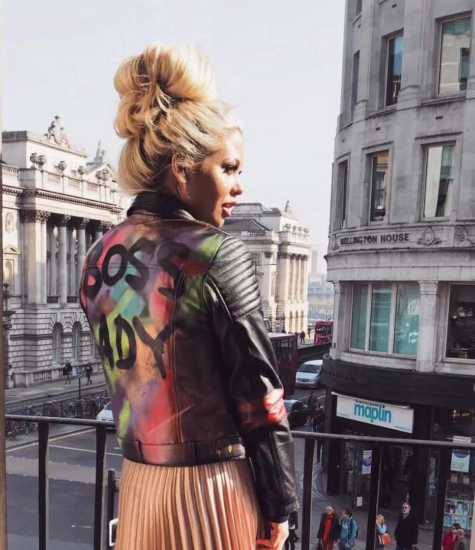 İçki düşkünü olan futbolçunun qızı göz qamaşdırır - FOTOLAR 