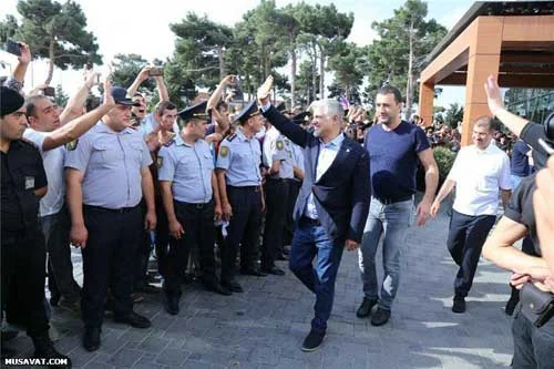 Qəhrəmanların qarşılanması - Fotoların dili ilə 
