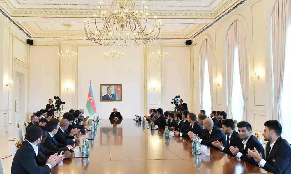 İlham Əliyev “Qarabağ”ın heyətini qəbul etdi - FOTOLAR 