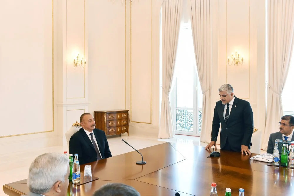 İlham Əliyev “Qarabağ”ın heyətini qəbul etdi - FOTOLAR 