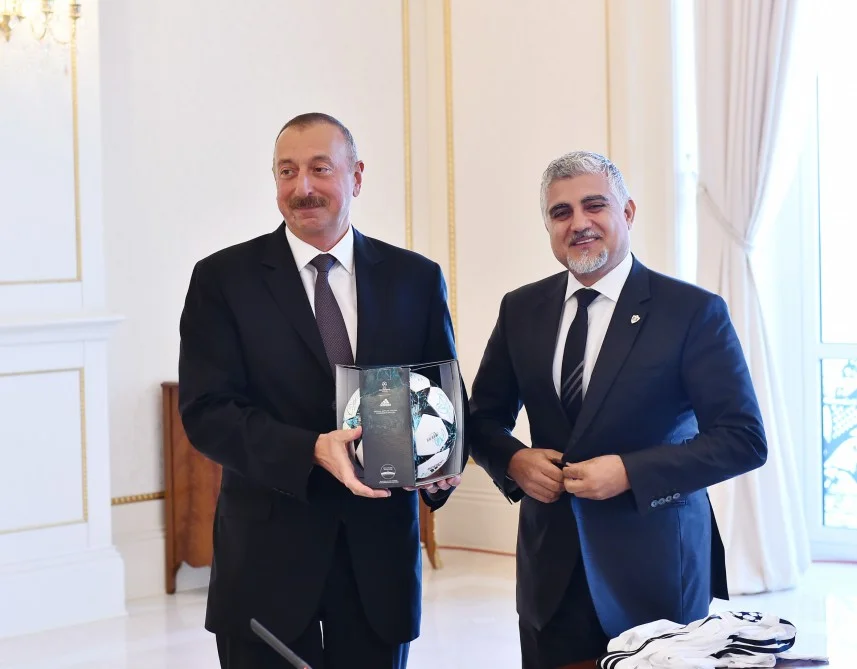 İlham Əliyev “Qarabağ”ın heyətini qəbul etdi - FOTOLAR 