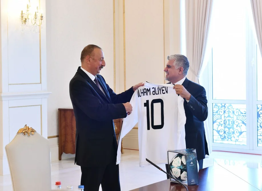 İlham Əliyev “Qarabağ”ın heyətini qəbul etdi - FOTOLAR 