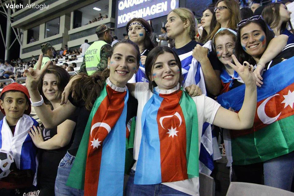 "Qarabağ"ın ən gözəl azarkeşləri - FOTOLAR 
