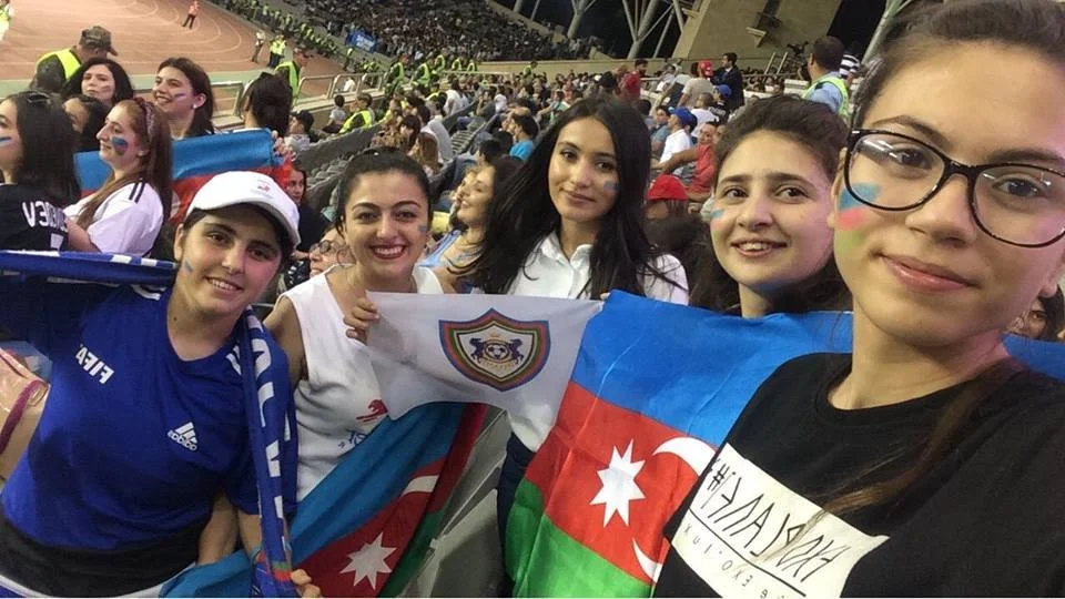 "Qarabağ"ın ən gözəl azarkeşləri - FOTOLAR 