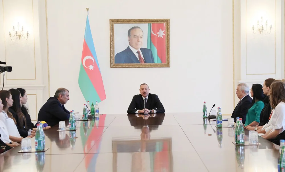 Prezident milli komandanı qəbul etdi - FOTOLAR 