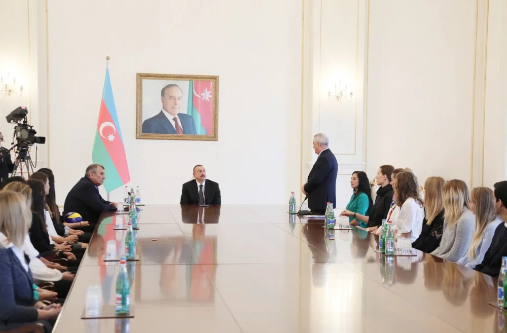 Prezident milli komandanı qəbul etdi - FOTOLAR 