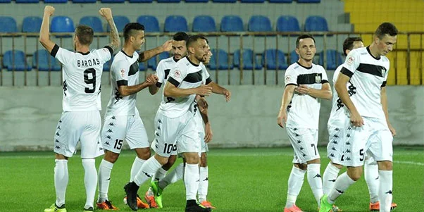 "Neftçi" "Səbail"ə "partladı": 4 qol, 1 "qırmızı" 