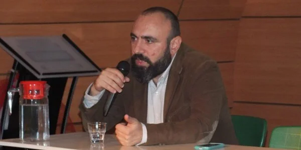 Türk yazar Azərbaycan xalqından üzr istədi - FOTO 