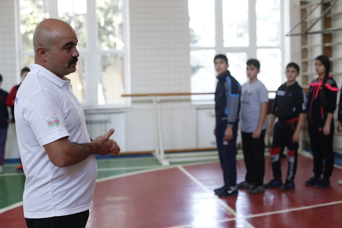 Beynəlxalq dərəcəli məşqçi və hakim orta məktəbdə müəllim işləyir (MÜSAHİBƏ) 
