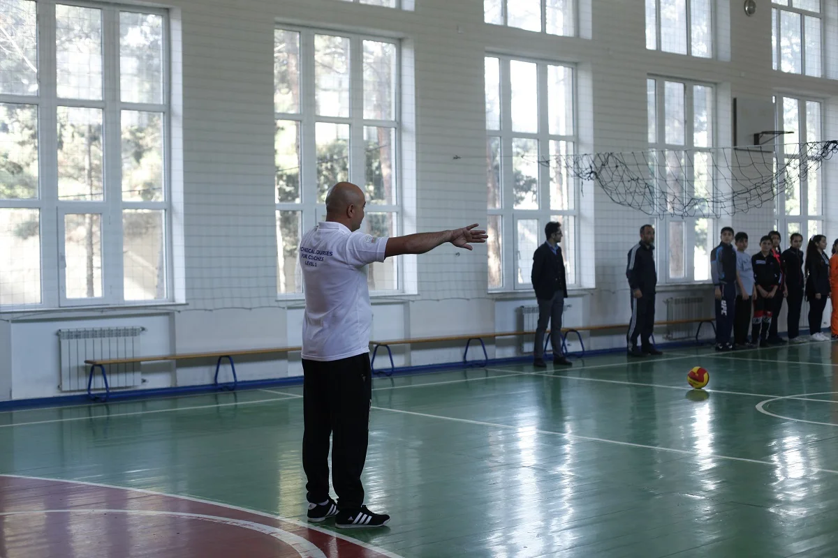 Beynəlxalq dərəcəli məşqçi və hakim orta məktəbdə müəllim işləyir (MÜSAHİBƏ) 