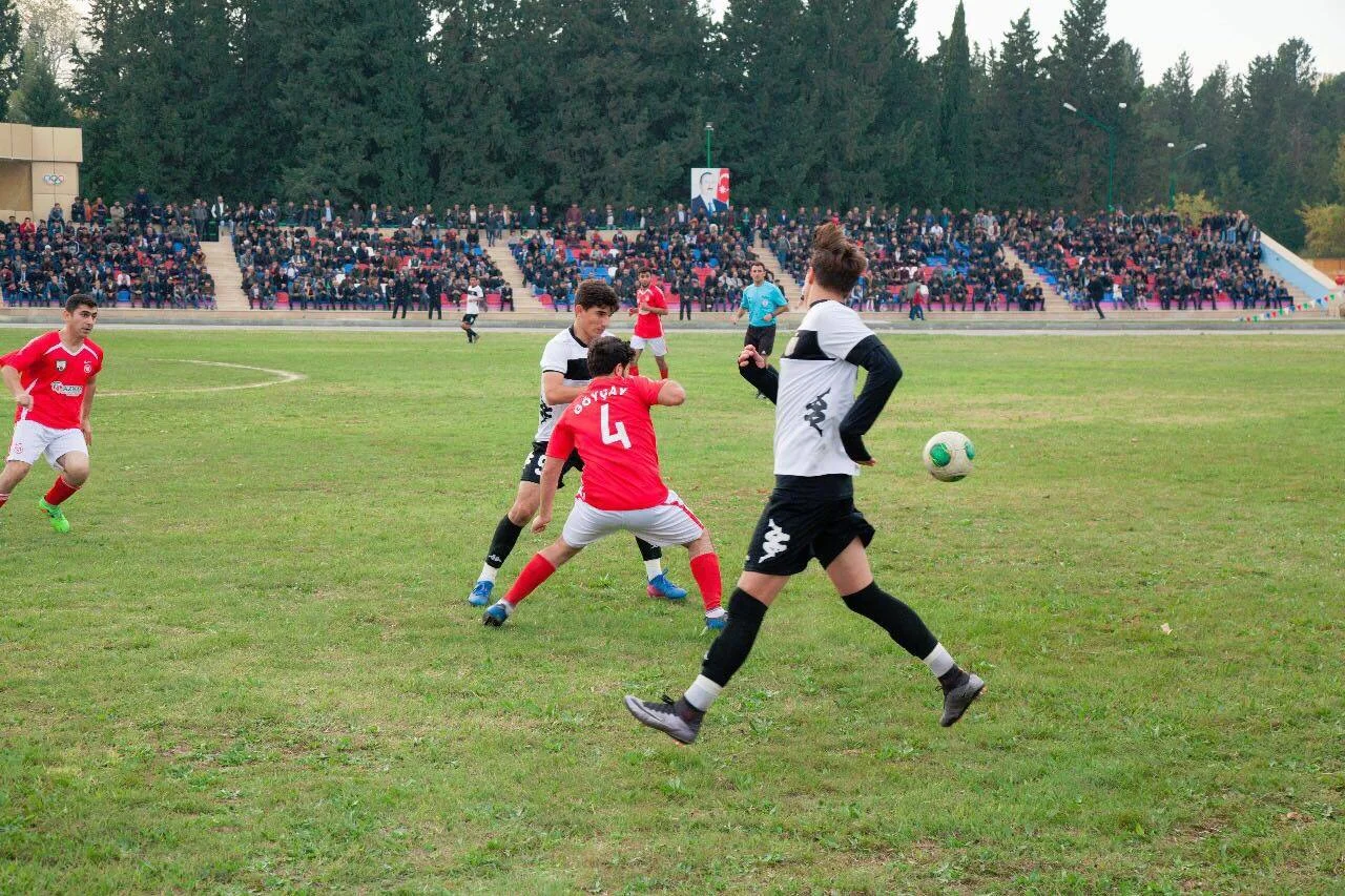 İş adamı Göyçayda stadion açdı, kluba 10 min manat mükafat verdi - FOTOLAR 