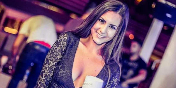 20 futbolçunu yoldan çıxardan qadın - FOTOLAR 