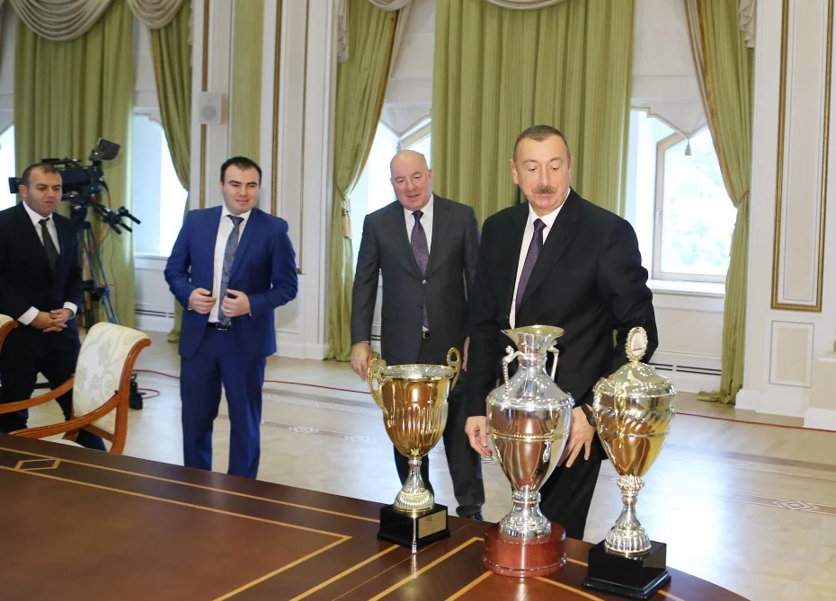 Prezident yığma komandanı qəbul etdi - FOTOLAR 