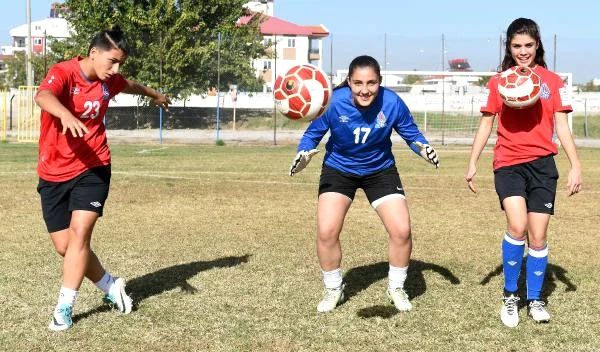 Türkiyə mediası Azərbaycan millisinin futbolçularından yazdı - FOTO 