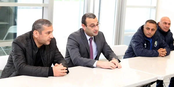 Yunis Hüseynov komandaya təqdim olundu - FOTOLAR 