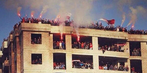 Azarkeş sevgisi sərhəd tanımadı - FOTO 