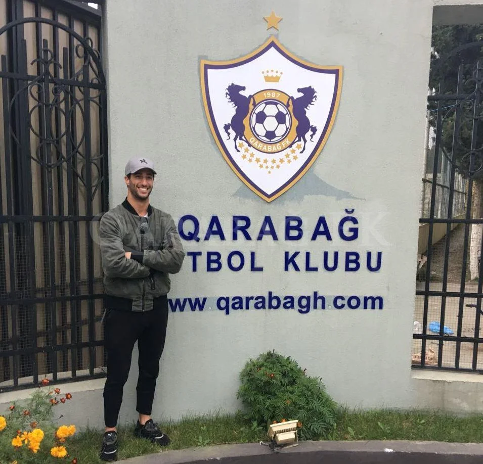 Məşhur pilotdan "Qarabağ"a hədiyyə - FOTO 