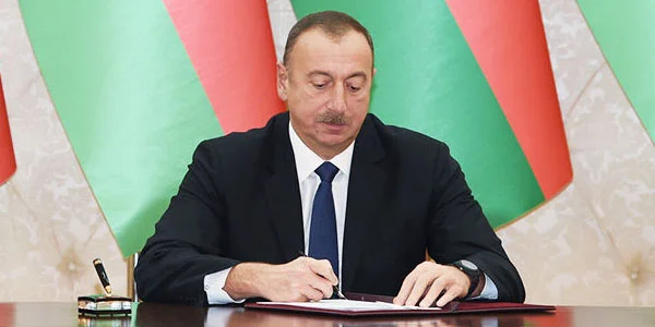 İlham Əliyev Cavanşir Qurbanova orden verdi (FOTO) 