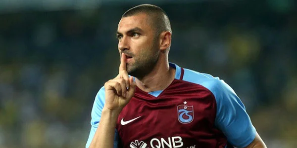 Burak Yılmaz ağır qəzaya düşdü - FOTOLAR 