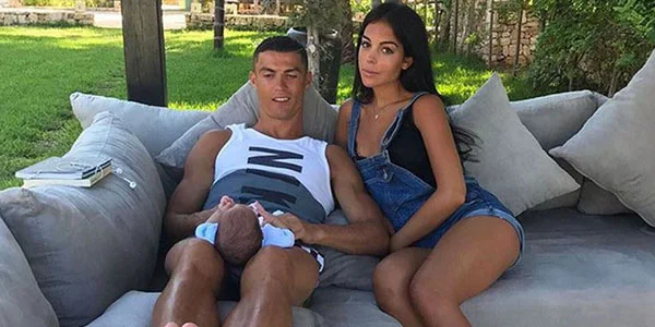 Ronaldonun sevgilisi ilk dəfə... - FOTO 